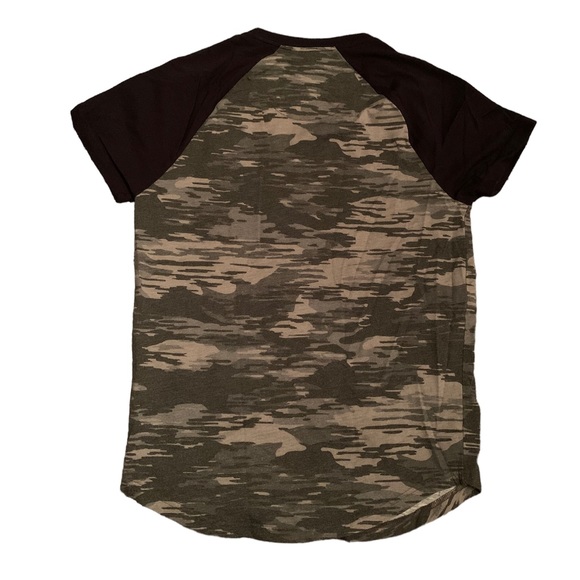 Hollister Camouflage T-Shirt - Picture 2 of 3